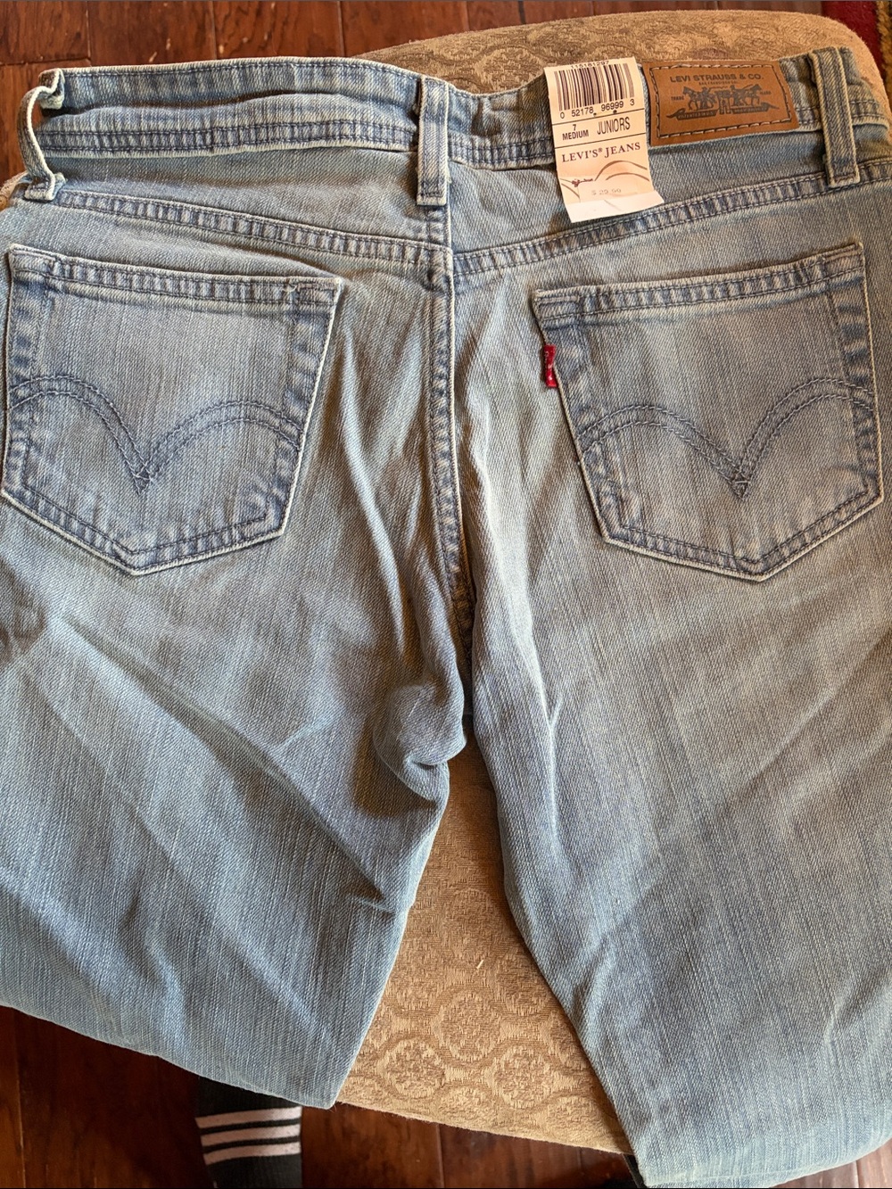 New Levi's 518 juniors  size 7 Light Blue boot cut Jeans with Signature Red Tab
